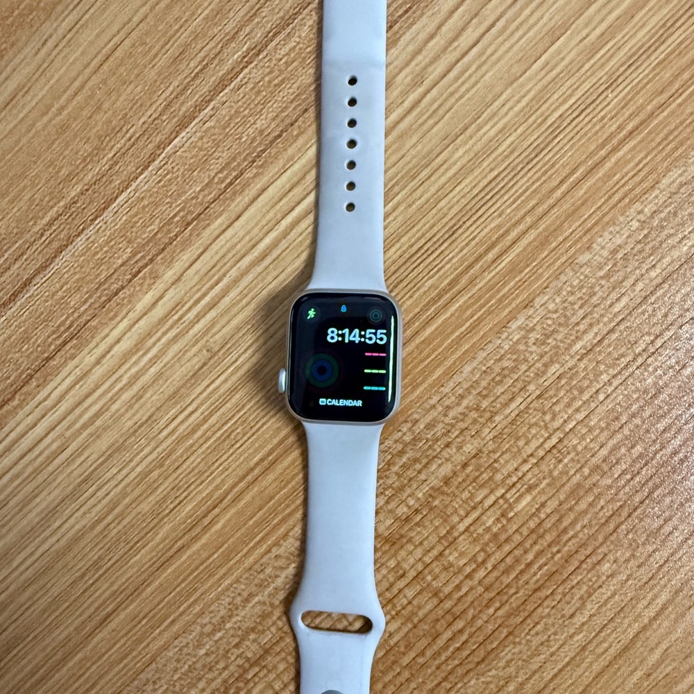 Apple Watch SE 2nd Gen 40mm w/ GPS and Cellular